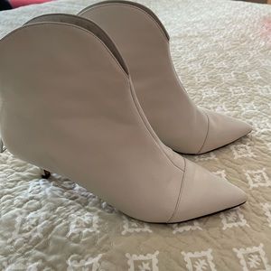 Shoe boots by Schultz